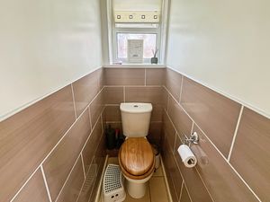 Guest wc- click for photo gallery